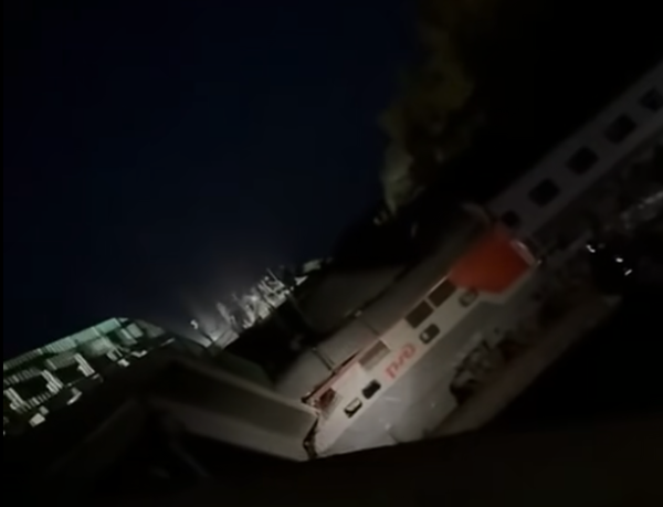 宝龙配资 暗沙：俄罗斯境内两座桥被炸死伤几十，再不拿出全面战争态度恐危